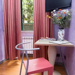 https://domusamor-colosseo.it-romehotels.com